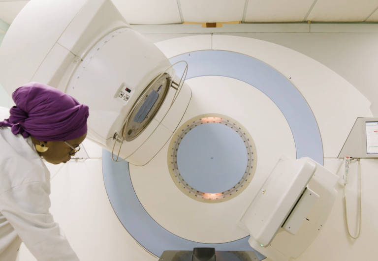 Accélérateurs linéaires pour le traitement du cancer